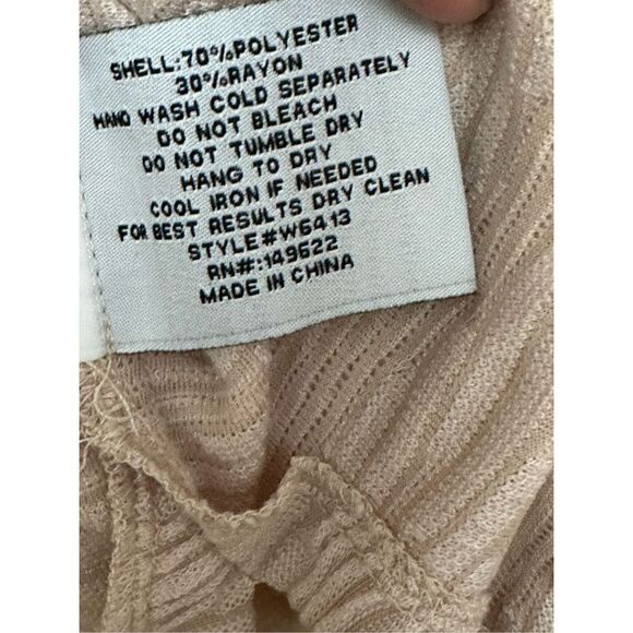 WALTER BAKER Cherished Textured Blouse - Picture 9 of 9